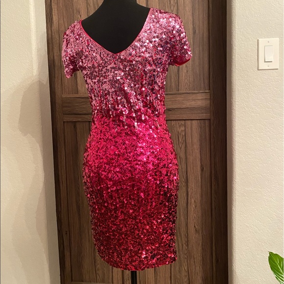 Sequin Glitter Short Sleeve V-Neck Dress - Picture 9 of 13